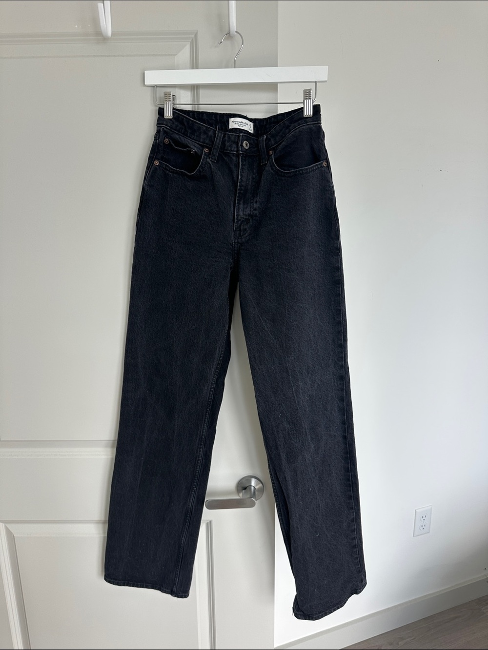 Abercrombie & Fitch Black Straight-Leg Women's Jeans